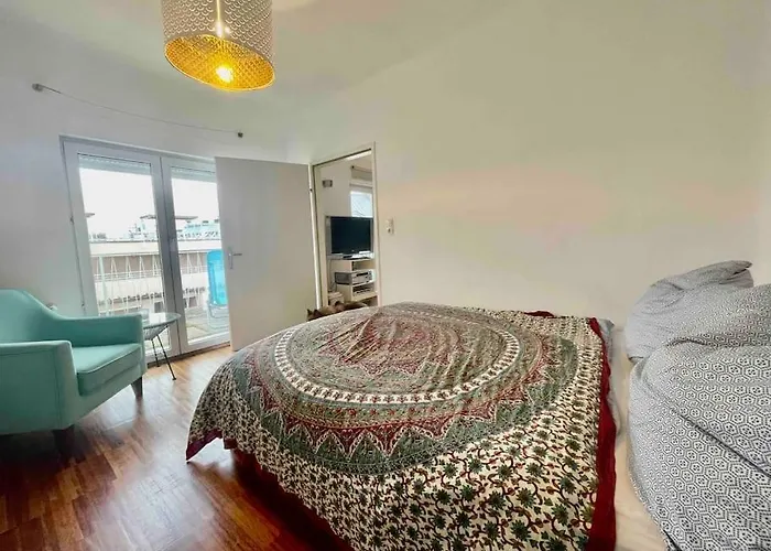 Apartman Cosy Flat With Huge Terrasse! Long Or Shortterm Bécs